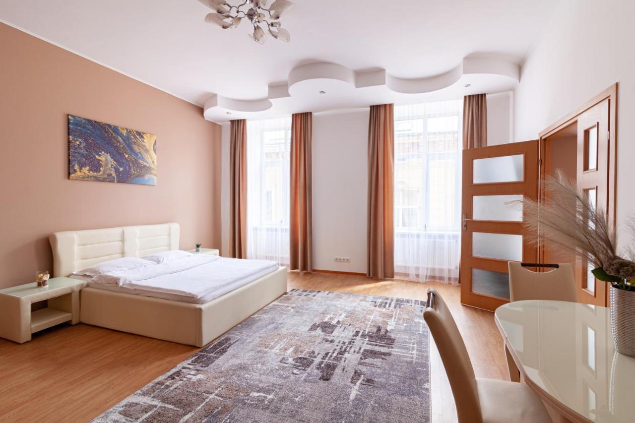 Leogrand Apartments Svobody 33 Lviv Ngoại thất bức ảnh