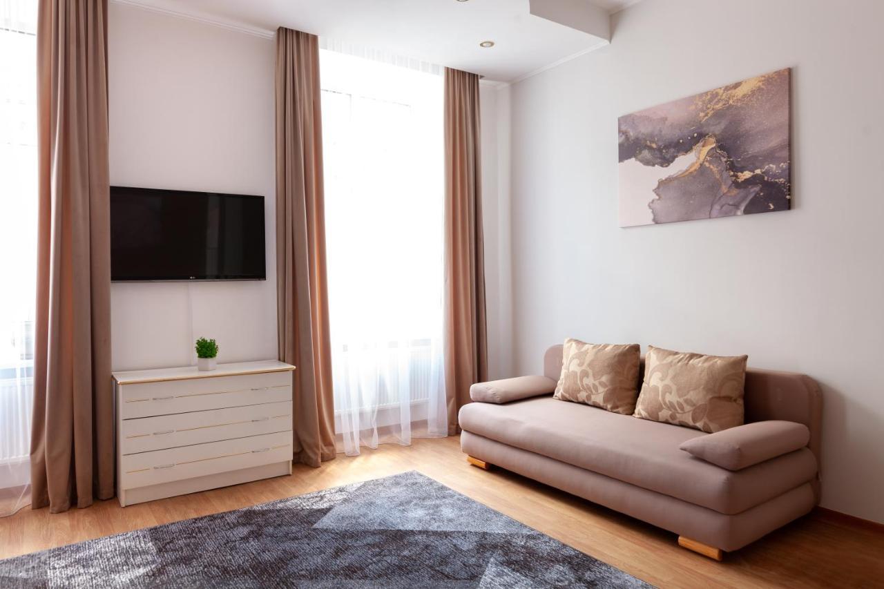 Leogrand Apartments Svobody 33 Lviv Ngoại thất bức ảnh