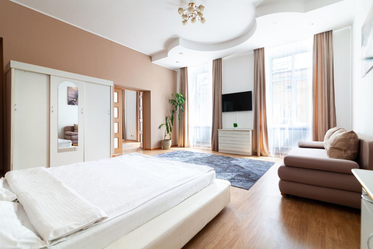 Leogrand Apartments Svobody 33 Lviv Ngoại thất bức ảnh