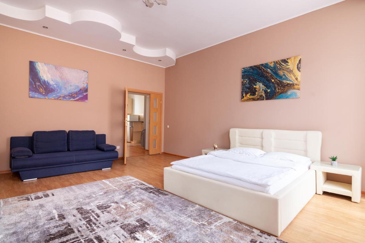 Leogrand Apartments Svobody 33 Lviv Ngoại thất bức ảnh