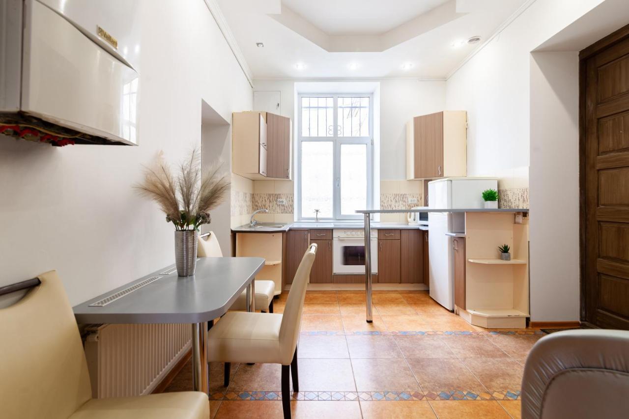 Leogrand Apartments Svobody 33 Lviv Ngoại thất bức ảnh
